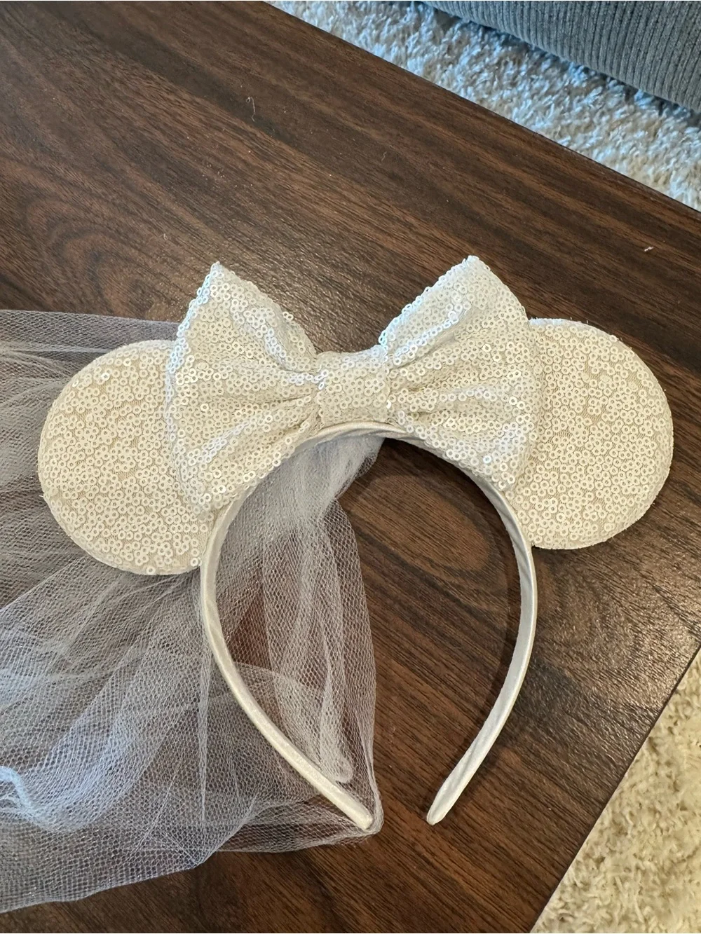 Bridal Minnie ear headband with Veil